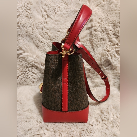 Michael Kors Xs Mercer bucket - Picture 2 of 6